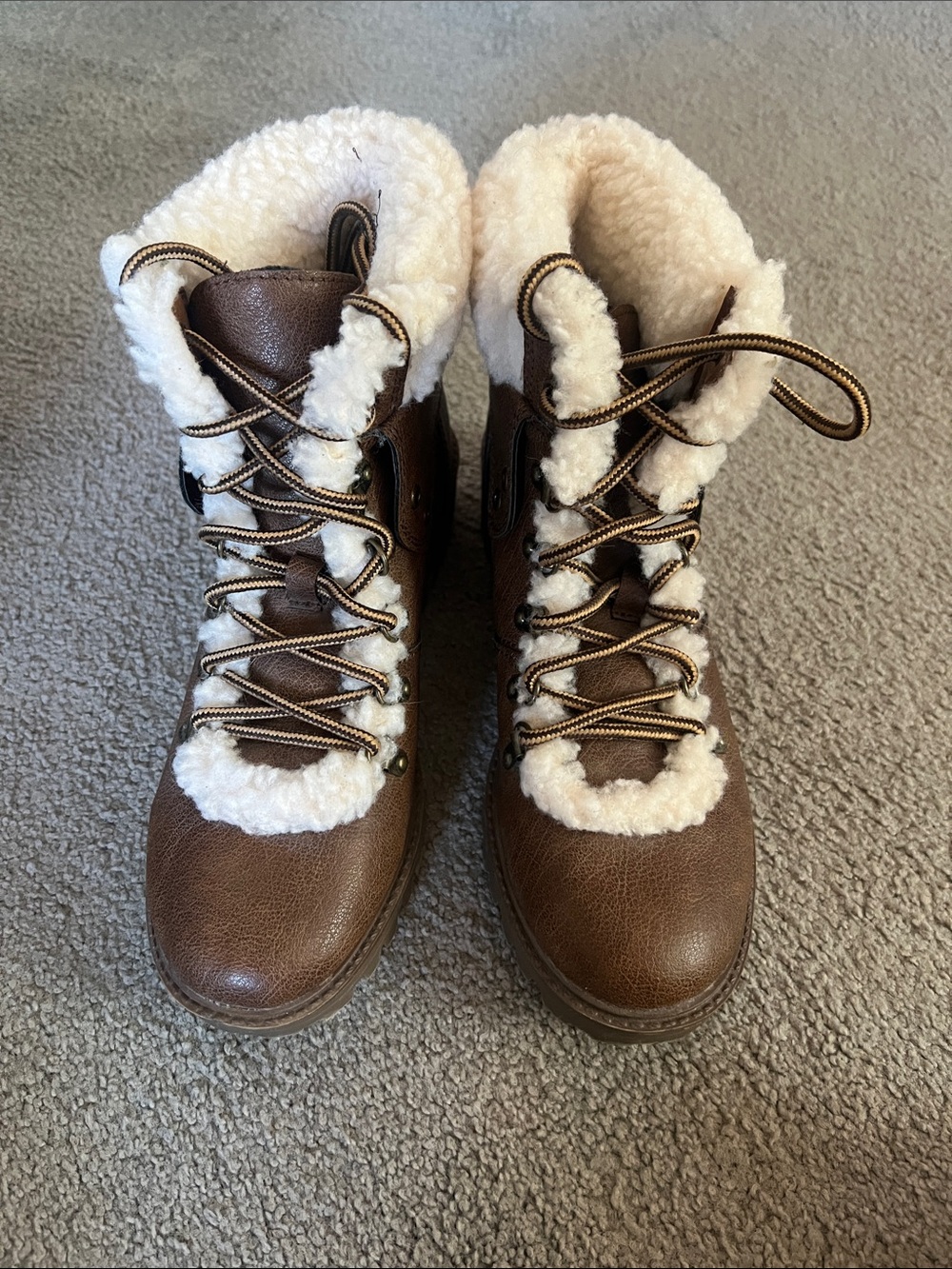 Women's Brown Faux-Sheepskin Lace-Up Winter Boots. NWT size 9